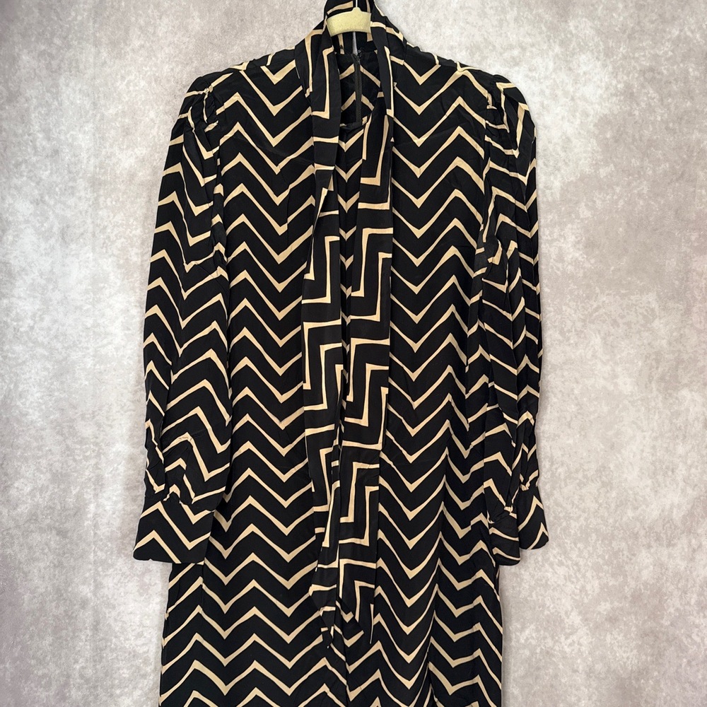 Chevron Patterned 100% Silk Black and Cream Midi Dress - Picture 4 of 10